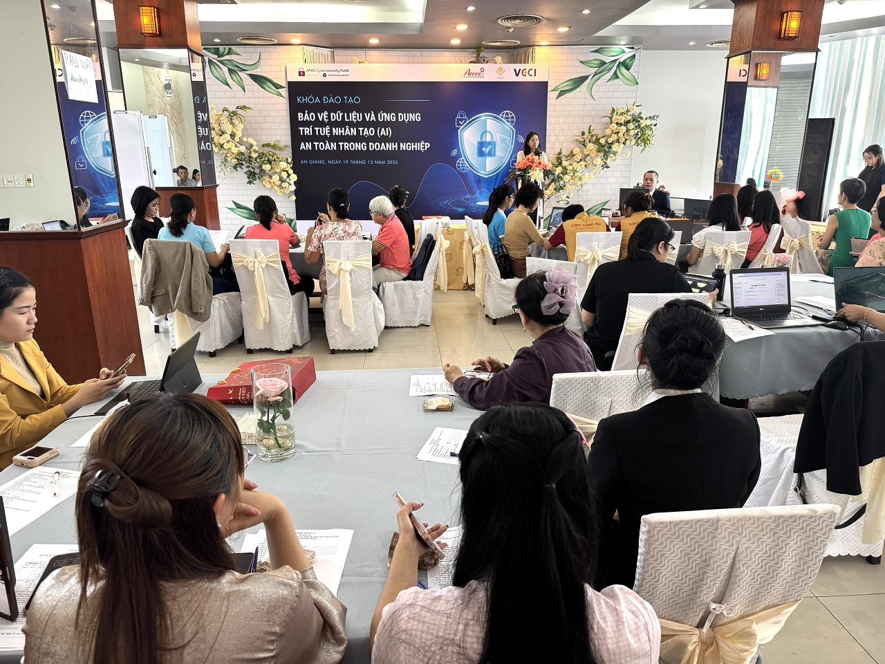 khoa dao tao bao ve du lieu va ung dung tri tue nhan tao an toan trong doanh nghiep 18