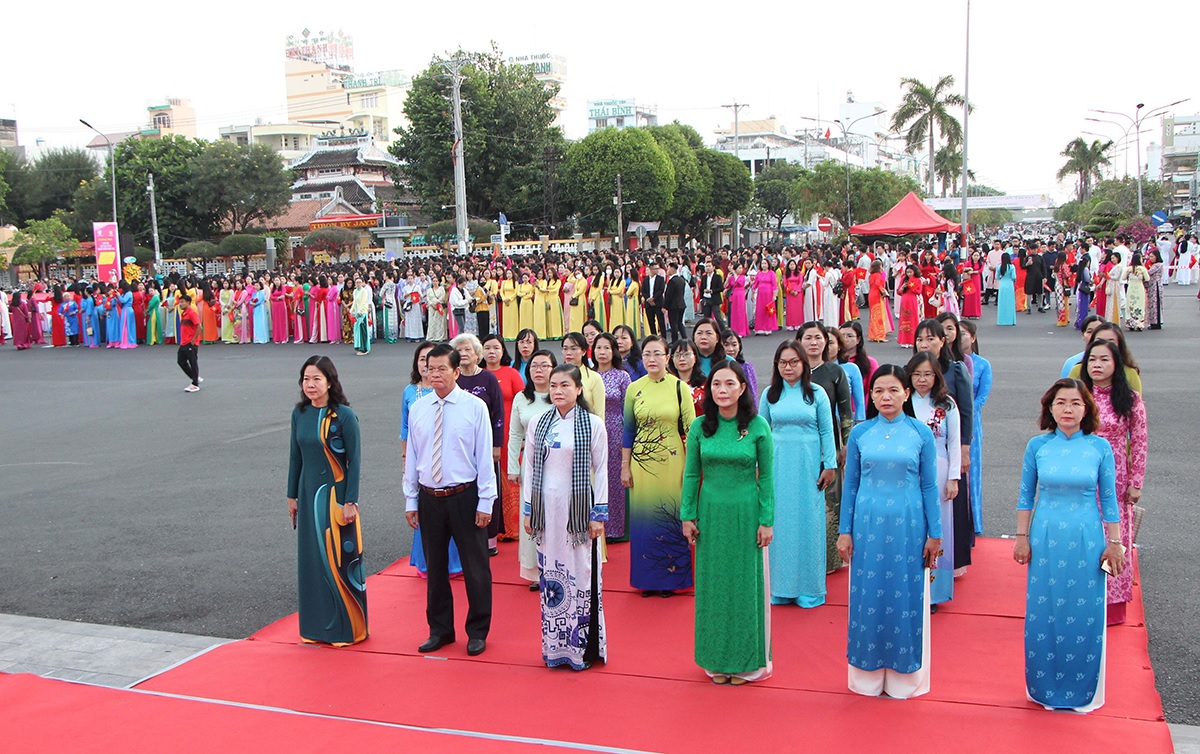 1500 nguoi tham gia ngay hoi ton vinh ao dai truyen thong viet nam 1