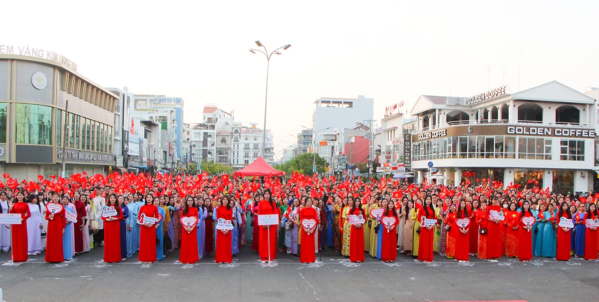 1500 nguoi tham gia ngay hoi ton vinh ao dai truyen thong viet nam 4