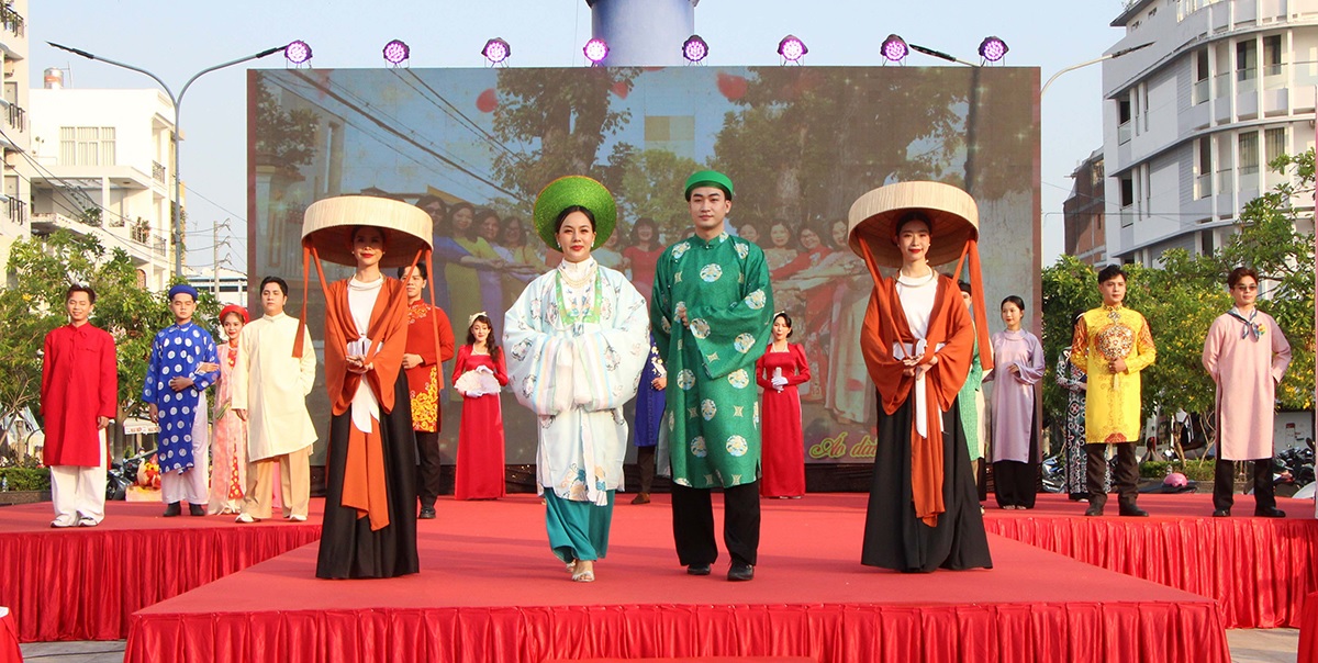 1500 nguoi tham gia ngay hoi ton vinh ao dai truyen thong viet nam 6