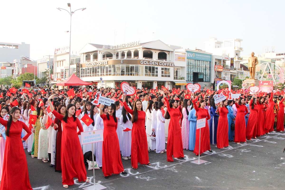 1500 nguoi tham gia ngay hoi ton vinh ao dai truyen thong viet nam 8