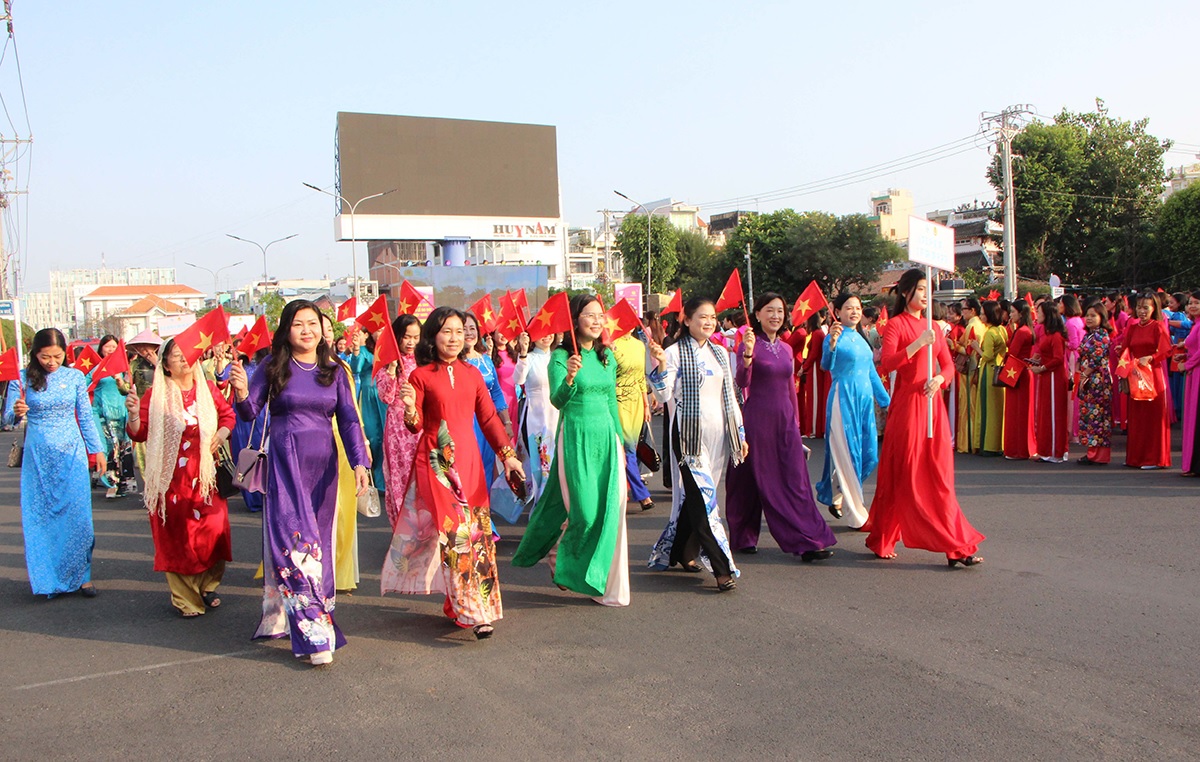 1500 nguoi tham gia ngay hoi ton vinh ao dai truyen thong viet nam 9