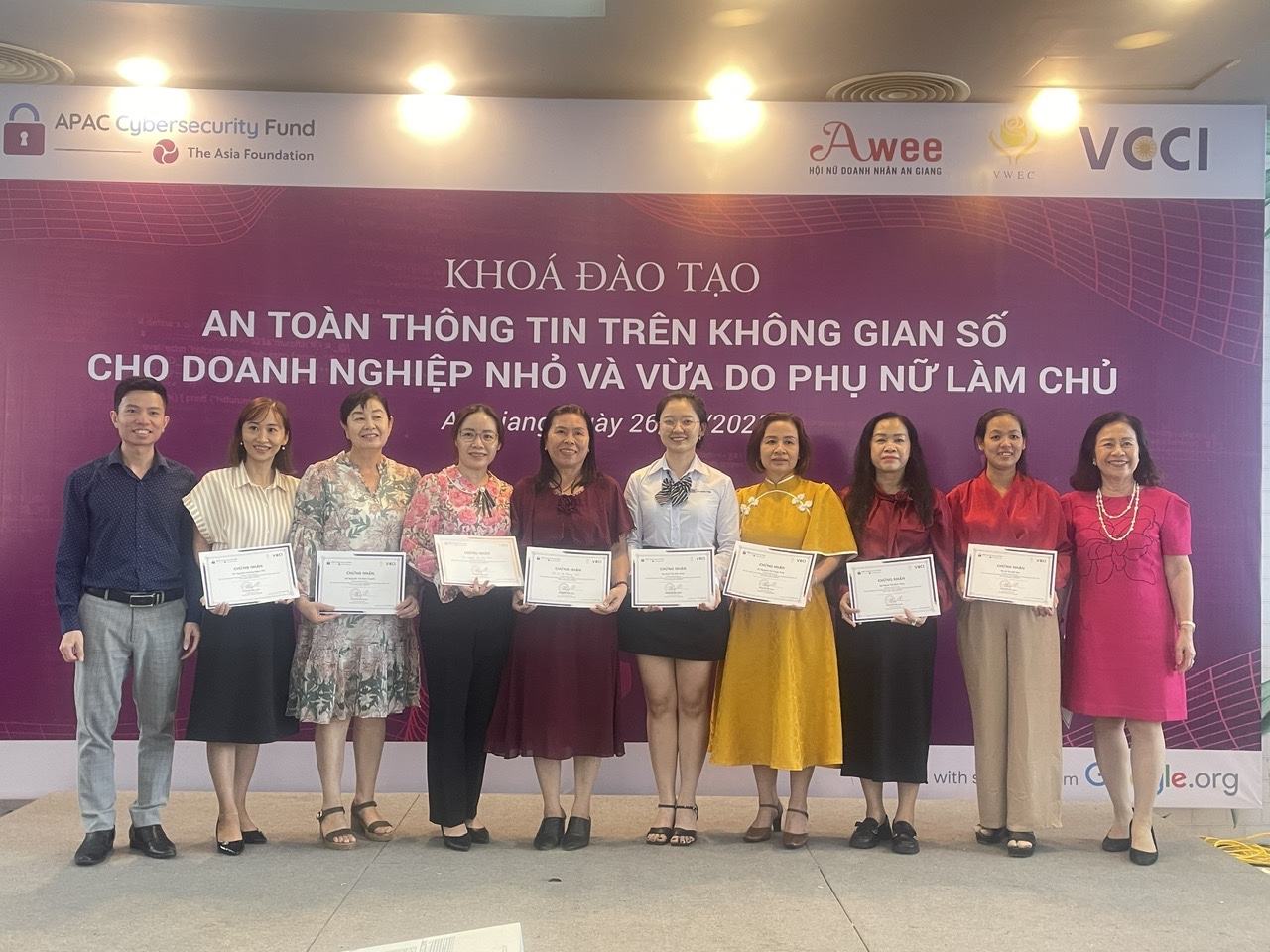 khoa dao tao an toan thong tin tren khong gian so cho doanh nghiep nho va vua do phu nu lam chu dien ra tai an giang 2