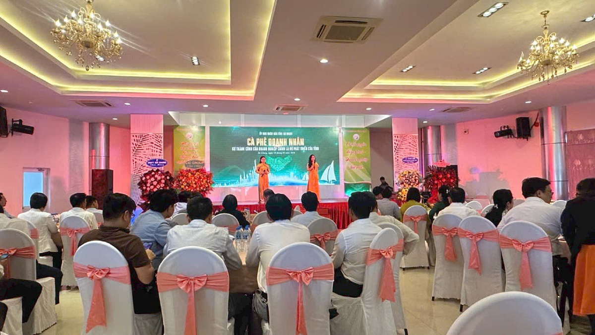 mo hinh ca phe doanh nhan doi thoai ket noi doanh nghiep dau nam 1