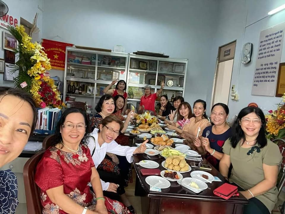 awee chuc mung ngay phu nu viet nam 20 10 2