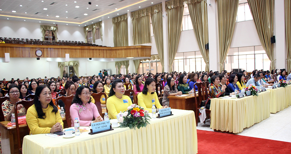 ba huynh thi ri tai dac cu chu tich hoi nu doanh nhan tinh an giang lan thu ii nhiem ky 2022 2027 2