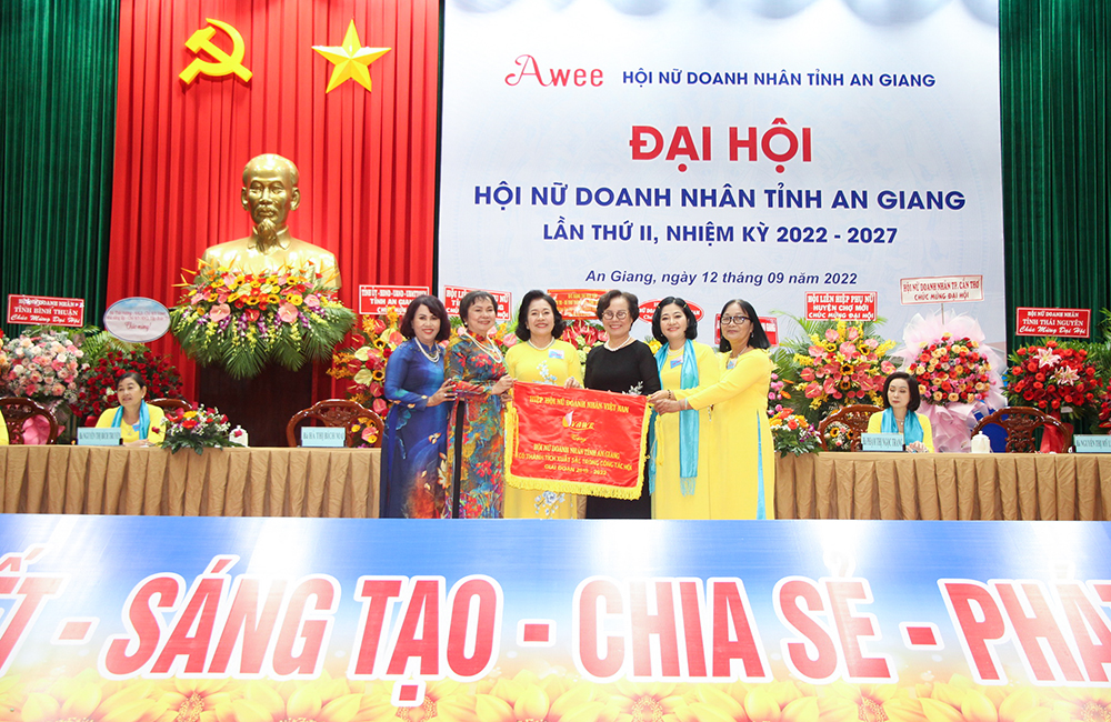 ba huynh thi ri tai dac cu chu tich hoi nu doanh nhan tinh an giang lan thu ii nhiem ky 2022 2027 5