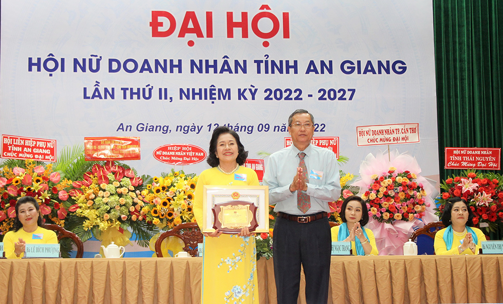 ba huynh thi ri tai dac cu chu tich hoi nu doanh nhan tinh an giang lan thu ii nhiem ky 2022 2027 6