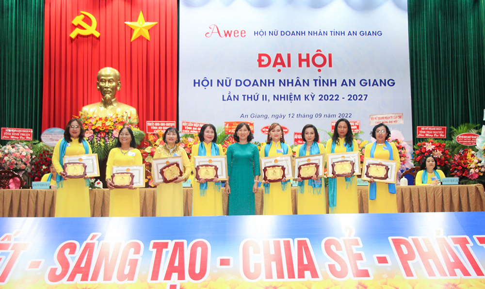 ba huynh thi ri tai dac cu chu tich hoi nu doanh nhan tinh an giang lan thu ii nhiem ky 2022 2027 7