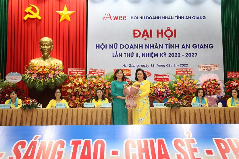 ba huynh thi ri tai dac cu chu tich hoi nu doanh nhan tinh an giang lan thu ii nhiem ky 2022 2027 9