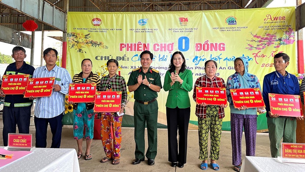 bo chi huy quan su tinh to chuc phien cho 0 dong tai xa vinh truong 2