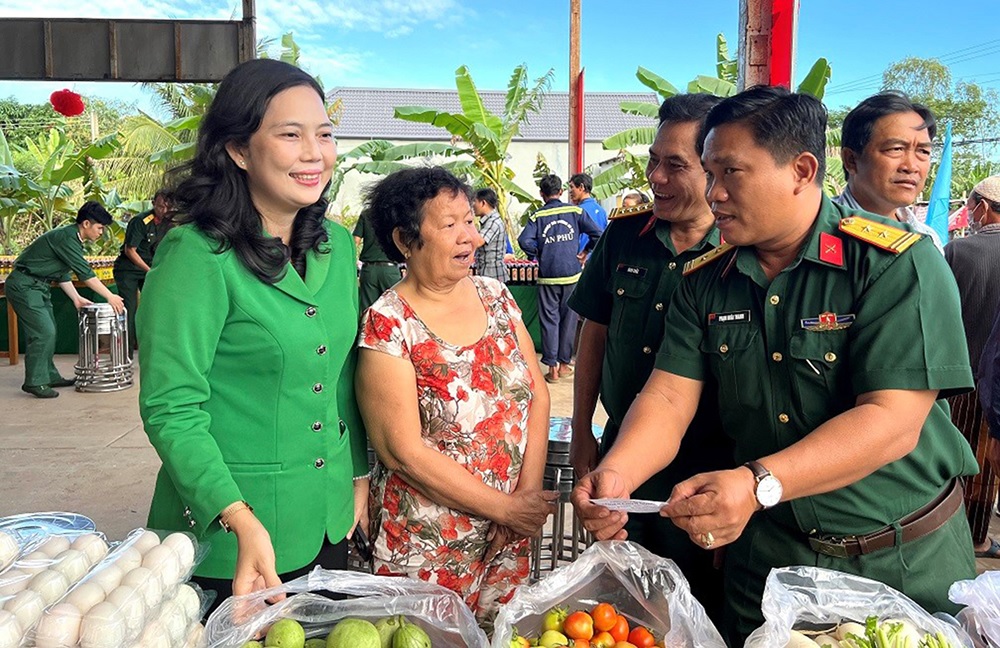 bo chi huy quan su tinh to chuc phien cho 0 dong tai xa vinh truong 5