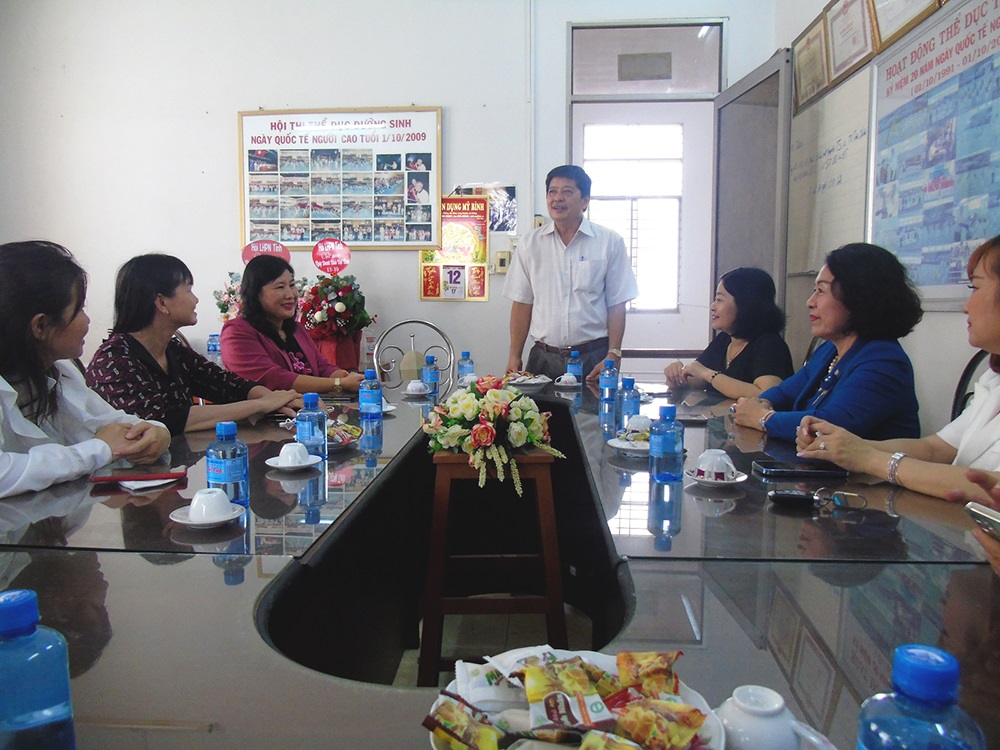 buoi trao tang 50 trieu mai am tinh thuong cua hoi nu doanh nhan tinh an giang 2022 5