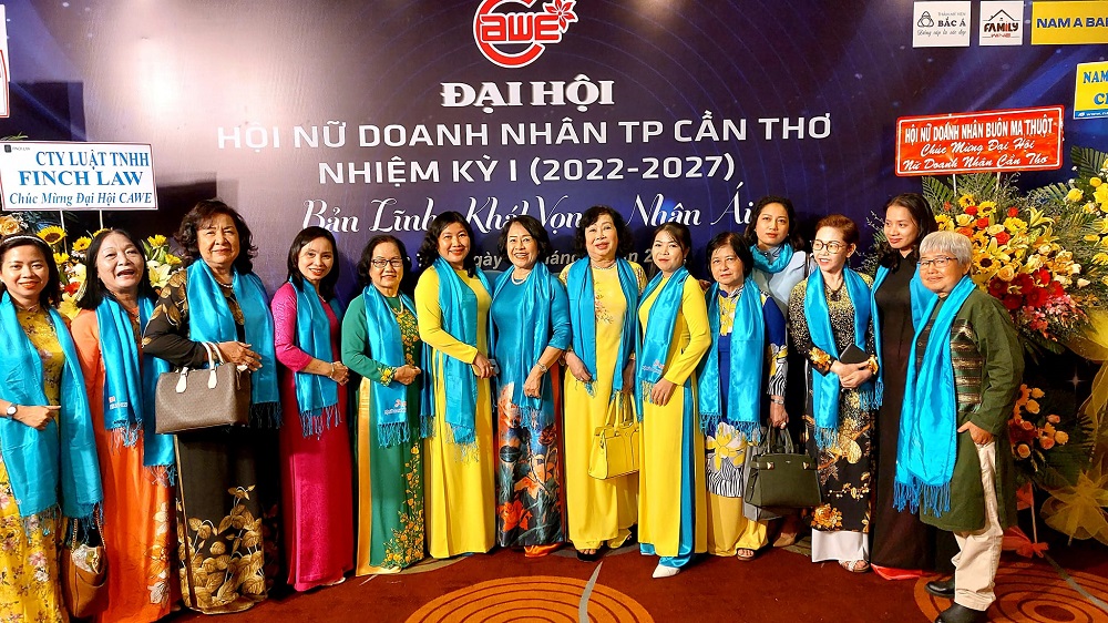 doan nu doanh nhan an giang tham du dai hoi nu doanh nhan tp can tho nhiem ky i 2020 2027 2
