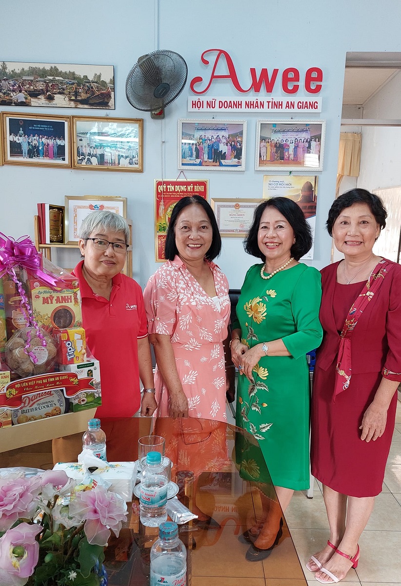 hoi lien hiep phu nu tinh an giang chuc tet hoi nu doanh nhan an giang 2