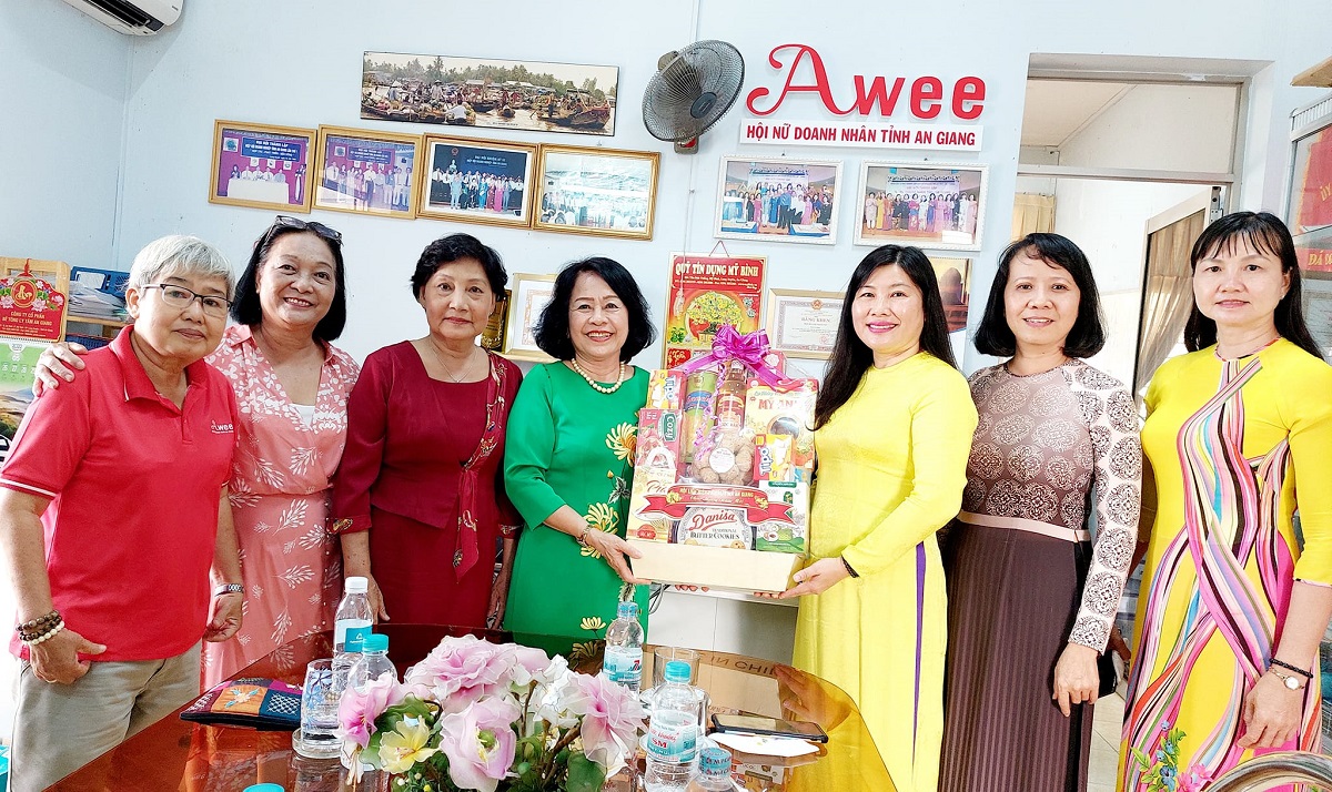 hoi lien hiep phu nu tinh an giang chuc tet hoi nu doanh nhan an giang