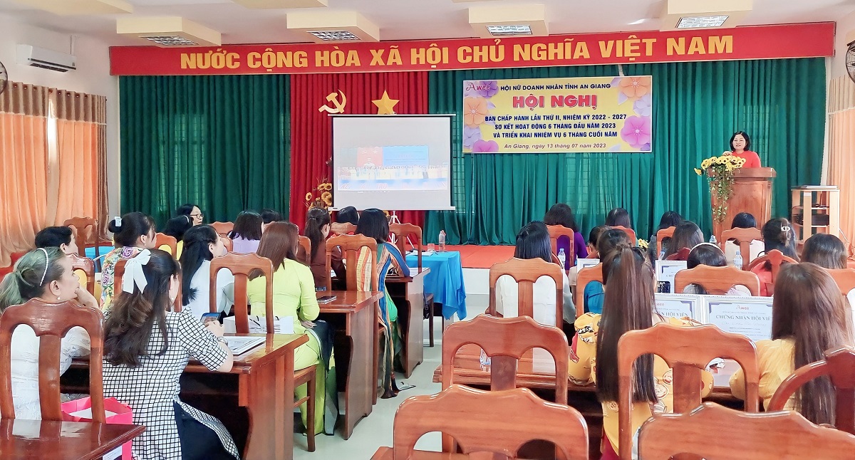 hoi nghi ban chap hanh