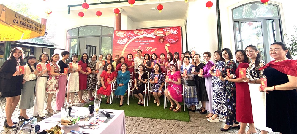 hoi nu doanh nhan an giang hop mat dau xuan giap thin 2024 2