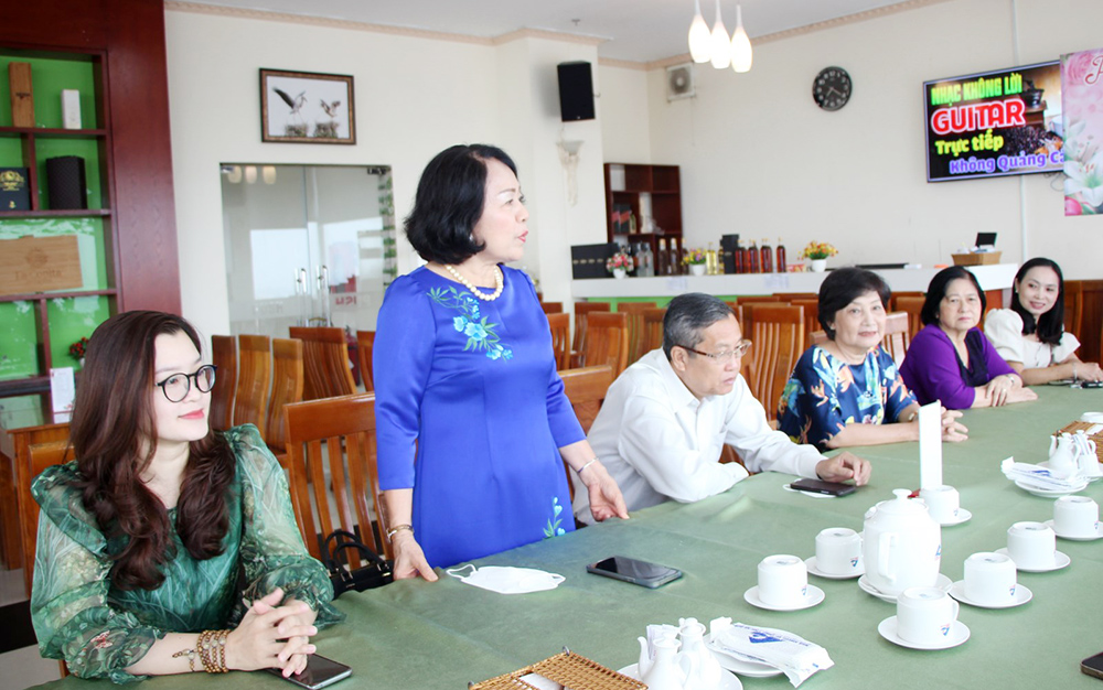 hoi nu doanh nhan an giang hop mat ngay quoc te phu nu 8 3 1