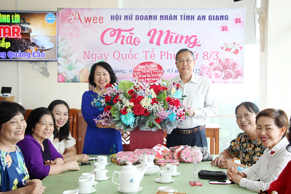 hoi nu doanh nhan an giang hop mat ngay quoc te phu nu 8 3 3