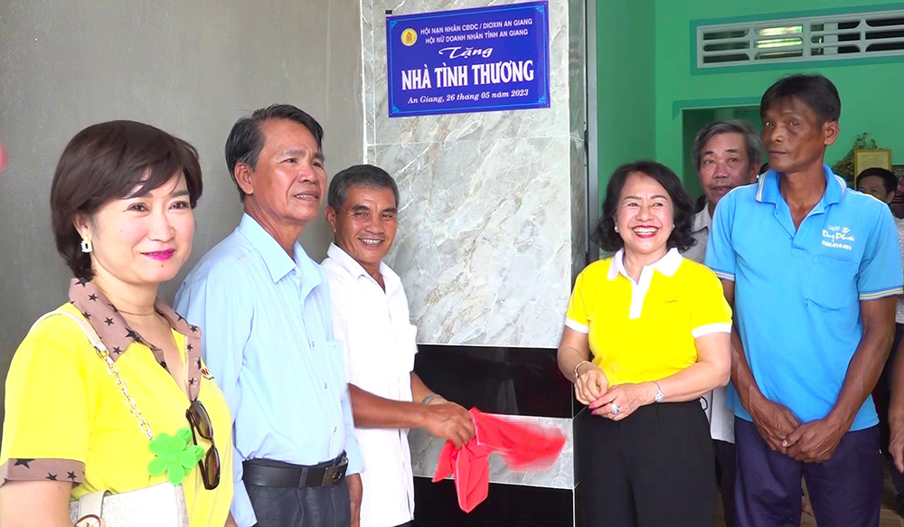 le ban giao nha tinh thuong 2