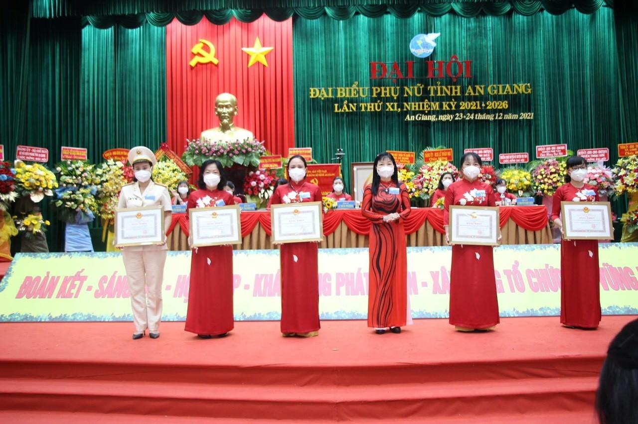 le bich phuong tai dac cu chu tich hoi lien hiep phu nu tinh an giang lan thu 10 7
