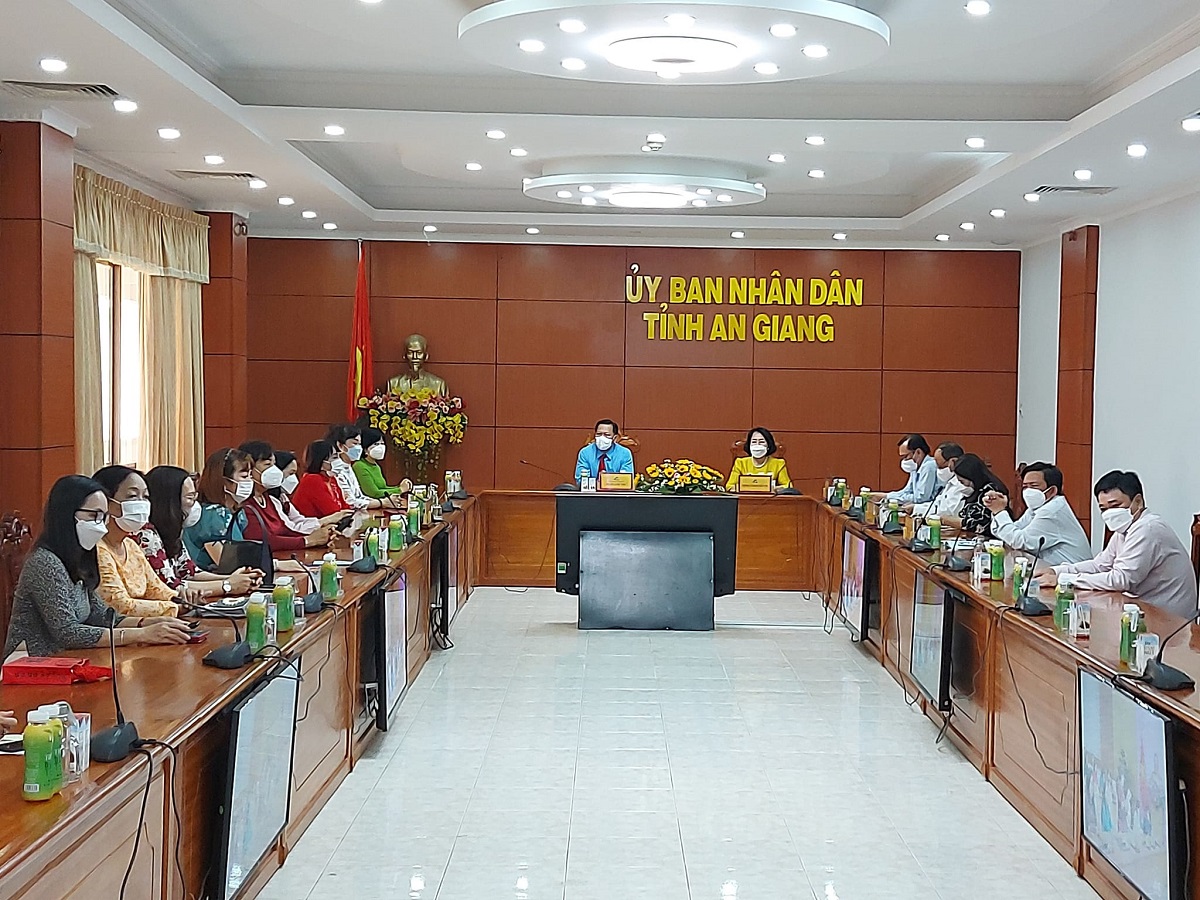 mung phu nu quoc te ngay 8 3 hoi nu doanh nhan an giang hop mat truc tuyen voi thu tuong chinh phu 3