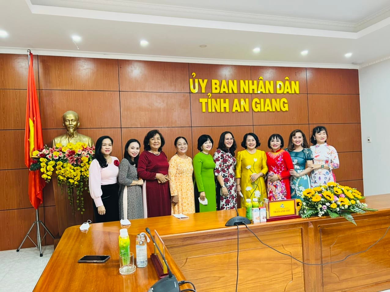 mung phu nu quoc te ngay 8 3 hoi nu doanh nhan an giang hop mat truc tuyen voi thu tuong chinh phu 4