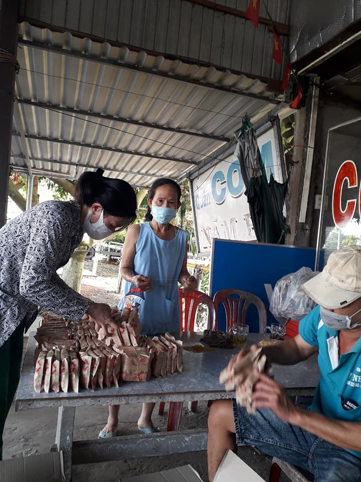 nu doanh nhan an giang huong ve cong dong trong dai dich covid 19 2